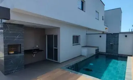 SIM É MODERNO E SOFISTICADO !!!  3 QUARTOS PISCINA  200 M MAR ITANHAÉM SP