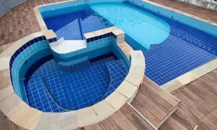 CASA COM PISCINA 3 SUÍTES EM TERRENO AMPLO ÁREA NOBRE 250M MAR ITANHAÉM/SP