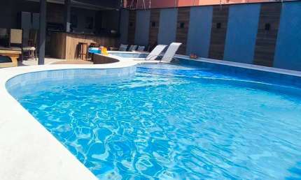 PARA PESSOAS EXIGENTES!!! 5 SUÍTES PISCINA 100M MAR ÓTIMO LOCAL  ITANHÉM SP