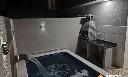 Casa nova em itanhaem 2 quartos  suite  piscina a 800m do mar