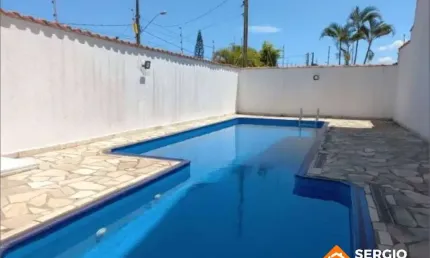 Sobrado em condomínio apenas 50m do mar com 2 suítes piscina - itanhaem/sp