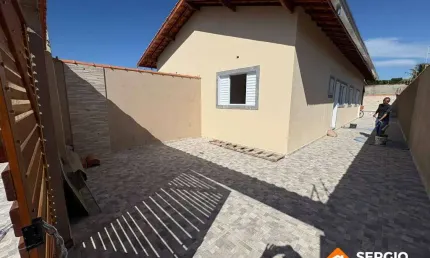 Lançamento! casa nova c/ piscina lado praia 2 quartos 3 banheiros itanhaem