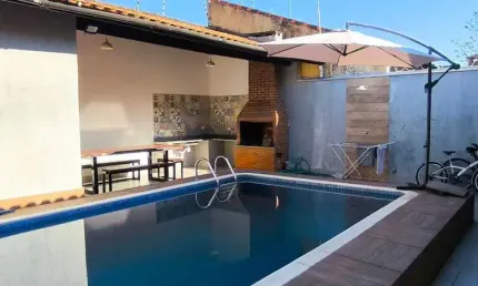 CASA 4 QUARTOS 2 SUÍTES PISCINA E CHURRASQUEIRA 200 M MAR ITANHAÉM SP