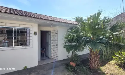 Casa com três dormitorios em ítima localização bairro j. bela vista piraquara
