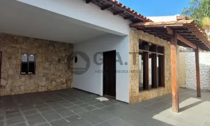 Casa com 3 quartos para alugar no Jardim Santa Rosália, Sorocaba 