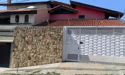 Casa com 5 quartos à venda na Vila Augusta, Sorocaba 