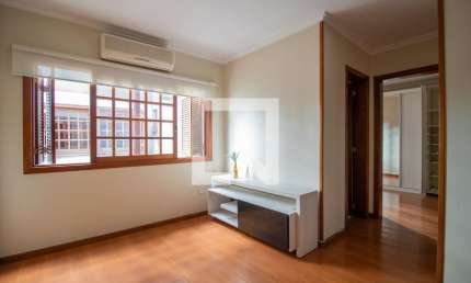 Maravilhoso apartamento de um (1) dormitório com vaga. Localizado ao lado do Bourbon Ipiranga e Universidade da UFRGS em Porto Alegre