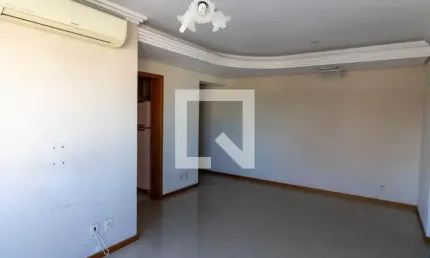 Apartamento dois(2) dormitórios com suíte, churrasqueira e 2 vagas no Menino Deus