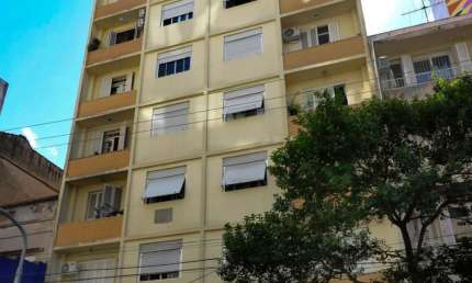 Apartamento de dois (2) dormitórios andar alto e com elevador