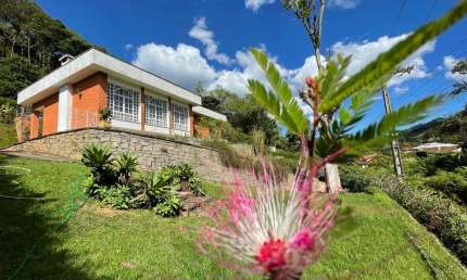 Casa aconchegante no Bairro Albuquerque Teresópolis