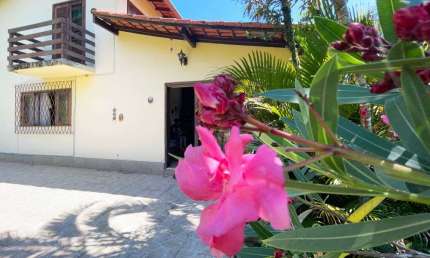 Oportunidade! Maravilhosa casa com vista para natureza, com 201 M²