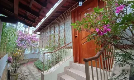 Casa centro de Teresópolis-147,23 m² de área construída, 316 m² terreno