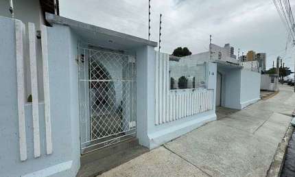 Casa com 3 quartos para alugar no Barro Vermelho, Natal 