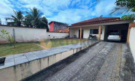 Casa para venda possui 241 metros quadrados com 4 quartos em Jardim Brasil - Caraguatatuba - SP