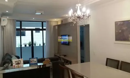 Apto dois dormitórios com mais um reversível, ao lado da praia