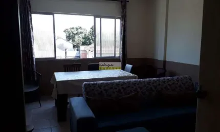 Apto com 2 dorms, prédio com elevador, ao lado do Centro e VLT