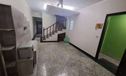 Sobrado com 3 dormitórios para alugar, 225 m² por R$ 5.000,00/mês - Vila Galvão - Guarulhos/SP