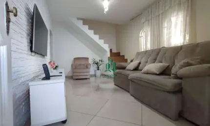 Lindo sobrado de esquina com 170mt² - 3 dorm. /2 banheiros e 3 vagas