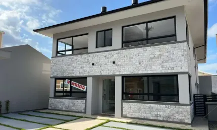 Apartamento Alto Padrão na Praia - Praia de Fora em Palhoça/SC