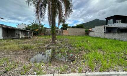 Terreno Proximo ao Mar - Praia de Fora em Palhoça/SC