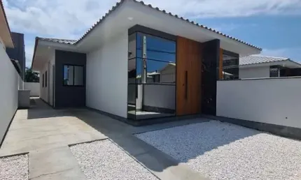 Casa alto padrão com 03 quartos (sendo 1 suíte) bairro nova palhoça