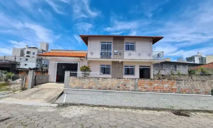 Casa Dois Pavimentos Com Amplo Terreno - Excelente Localização (Ponte do Imaruim) Palhoça/SC