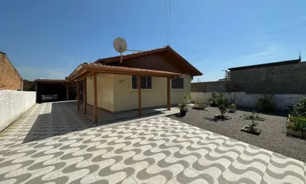 Casa de Praia com Piscina - Praia do Pontal em Palhoça/SC