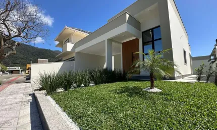 Casa com 3 quartos à venda na Praia de Fora, Palhoça 