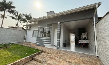 Maravilhosa Casa Mobiliada no Madri em Palhoça/SC: PODE SER FINANCIADA!