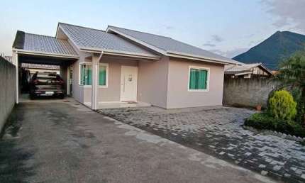 Linda Casa de 3 Quartos (1 Suíte) em um Amplo Terreno de 426m² na Guarda do Cubatão em Palhoça/SC!