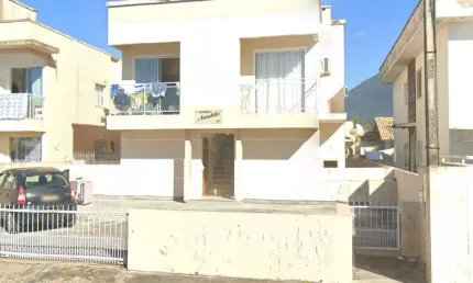 Excelente Apartamento com Móveis Planejados na Barra do Aririú em Palhoça/SC!