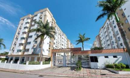 Maravilhoso Apartamento de 3 Quartos (2 Vagas) na Frente do Shopping em São José/SC!