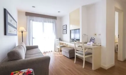 Flat com 1 quarto para alugar na Avenida Lavandisca, 365, Moema, São Paulo