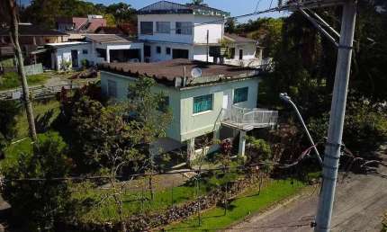 Casa para Venda em Caraguatatuba, Massaguaçu, 2 dormitórios, 1 banheiro, 3 vagas