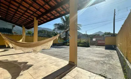 Casa para Venda em Caraguatatuba, Massaguaçu, 3 dormitórios, 1 suíte, 2 banheiros, 6 vagas
