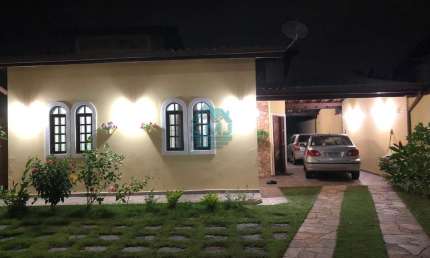 Casa para Venda em Caraguatatuba, Jardim Britania, 3 dormitórios, 2 suítes, 4 banheiros, 4 vagas