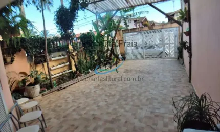 Sobrado para Venda em Caraguatatuba, Massaguaçu, 5 dormitórios, 3 suítes, 2 banheiros, 2 vagas