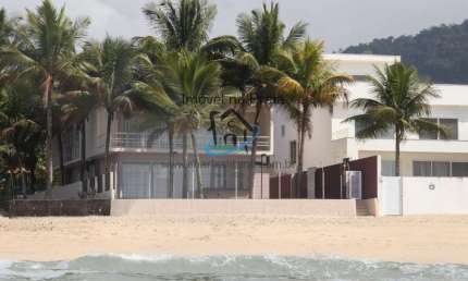 Sobrado para Venda em Ubatuba, Praia do Sapê, 4 dormitórios, 4 suítes, 1 banheiro, 2 vagas