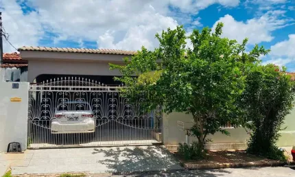 Casa com 3 quartos à venda na Avenida Tuiuiú, 983, CPA IV, Cuiabá