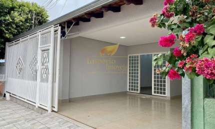 Casa à Venda no CPA 4 – Reformada, Ampla e Pronta para Morar!
