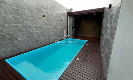 Sobrado 2 dormitórios e Piscina - Forquilhas - São José