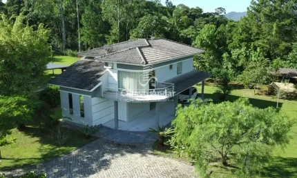Casa mobiliada com excelente acesso ao novo anel viário / em Alto Biguaçu/SC