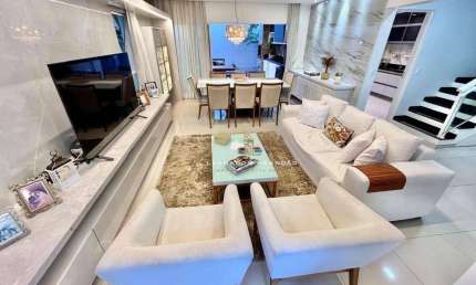 Casa duplex no Eusébio com 4 suítes, jacuzzi e lazer completo em condomínio fechado!