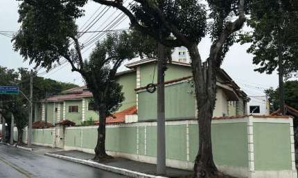 Sobrado 3 dorms Suíte Condomínio Fechado Próximo Shopping