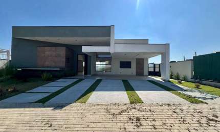 Casa Alto Padrão com Área Gourmet, Piscina e 4 dorms na Melhor da Cidade
