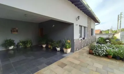 Casa com 3 dormitórios à venda, 177 m² por R$ 680.000,00 - Vila Cleto - Itu/SP