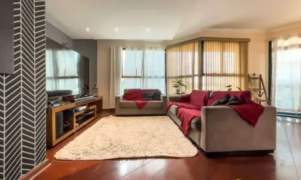 Luxuoso apartamento no edifício Flamboyant a venda e abaixo do preço