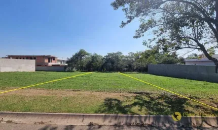 Excelente terreno com área verde ao fundo, e ótima localização