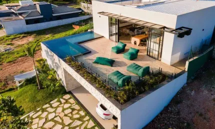 Luxuosa casa à venda mobiliada, com sauna, lareira, piscina e muito mais no condominio villas do golfe