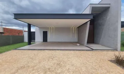 Casa térrea com 4 suites, piscina com borda infinita e amplos ambientes